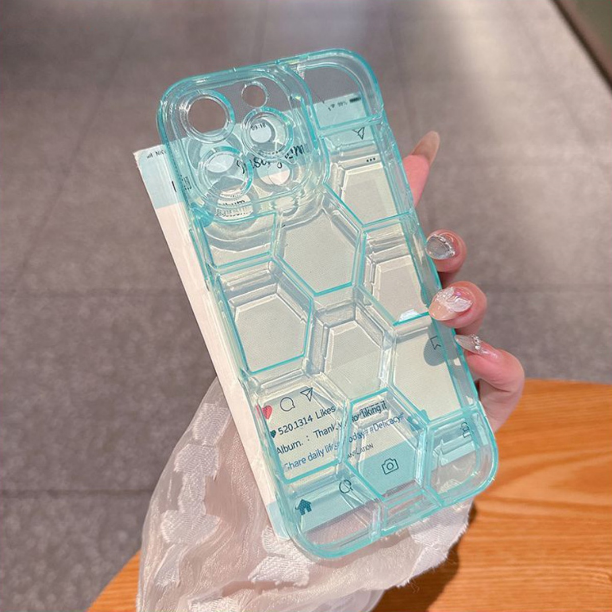 Honeycomb Geometric Football P - đánh giá và giá Clear Shockproof Bumper Case
